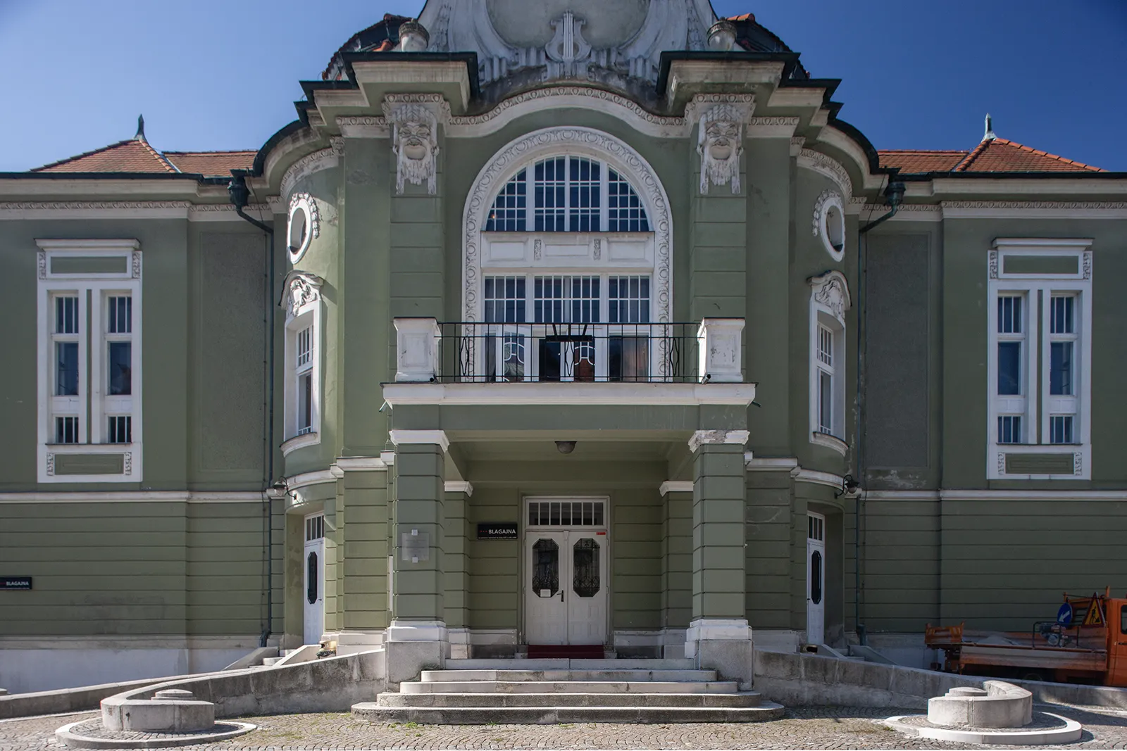 Drama v času